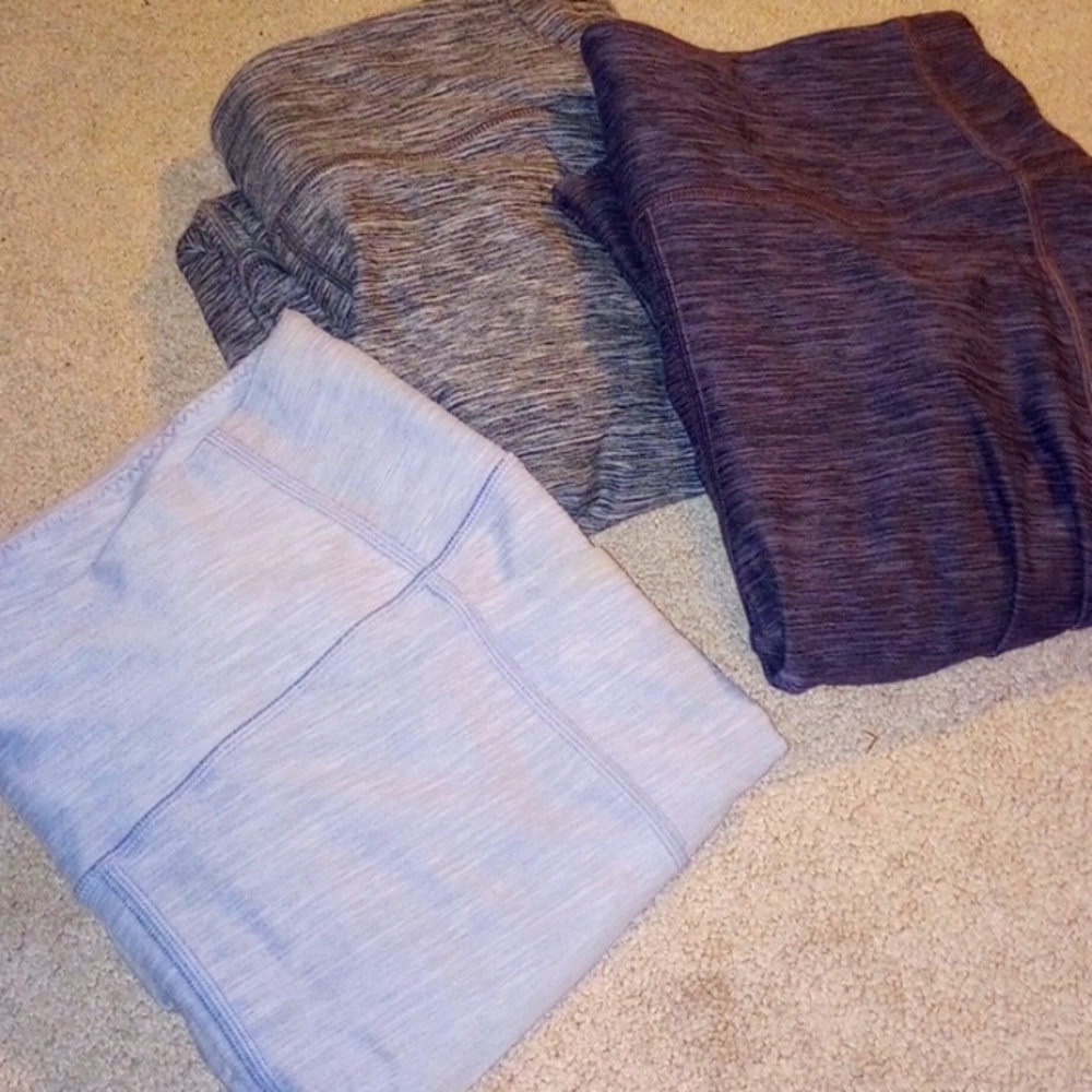 3 Victoria Secret activewear leggings